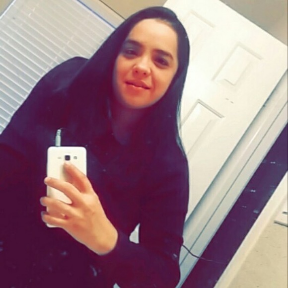 Meet your Posher, Adriana - Picture 1 of 1